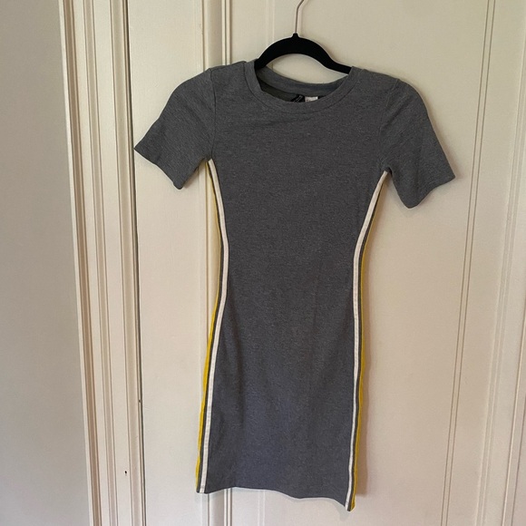 Grey T-Shirt Dress w/ Yellow/White Stripe on Side - Picture 3 of 7
